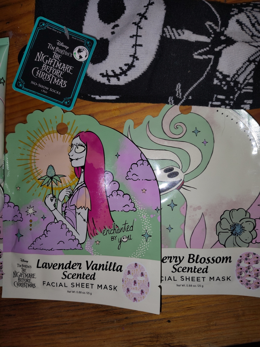 Disney The Nightmare Before Christmas Spa Bundle - Picture 3 of 3